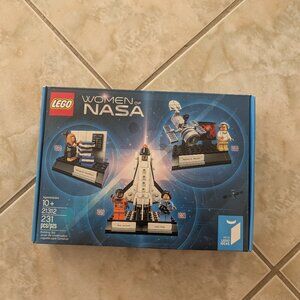 Sealed Retired Women of Nasa Lego 21312